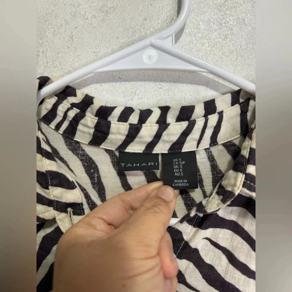 TAHARI Zebra Print Button Up Tunic Top Linen Blen… - image 3
